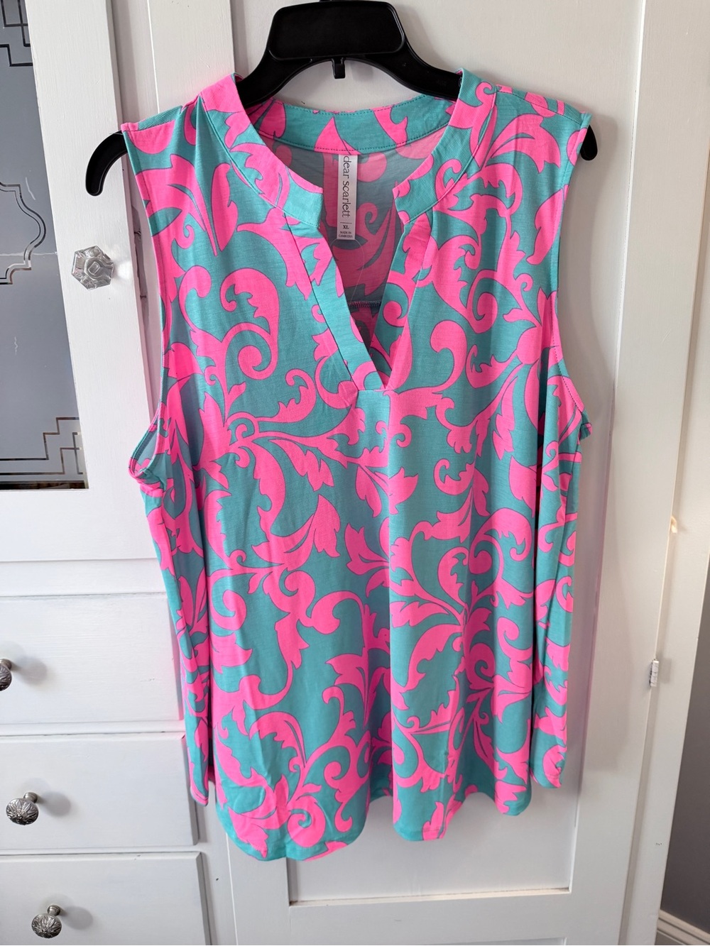 Dear Scarlett Teal & Pink V-Neck Sleeveless Tank Top